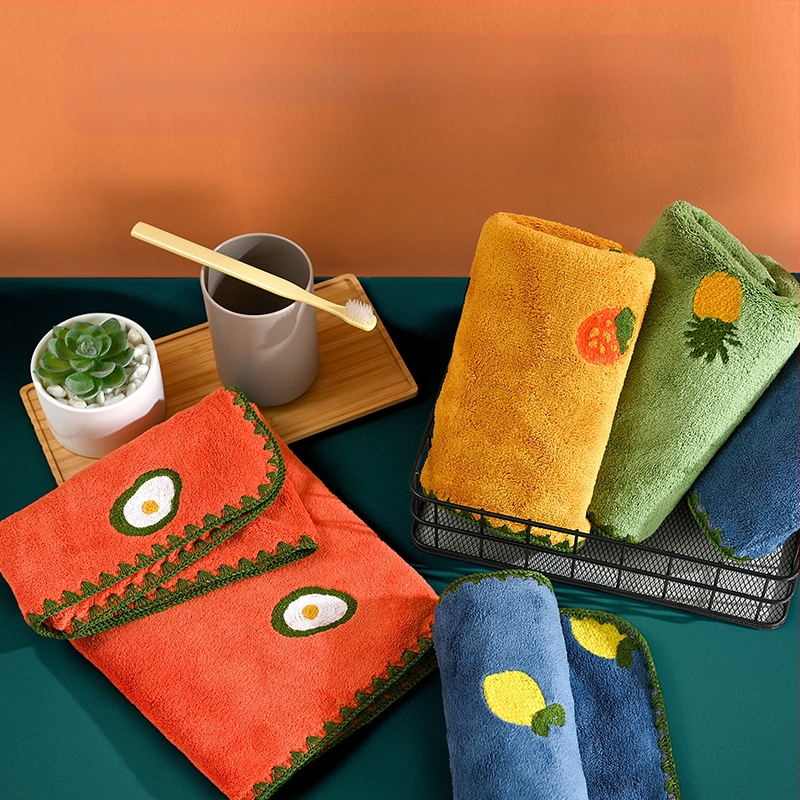 Animacinių filmukų siuvinėtas koralų vilnos rankšluostis, didmeninė prekyba vaisių siuvinėjimu, sugeriantis, sutirštintas veido rankšluostis suaugusiems, greitai džiūstantis veido rankšluostis