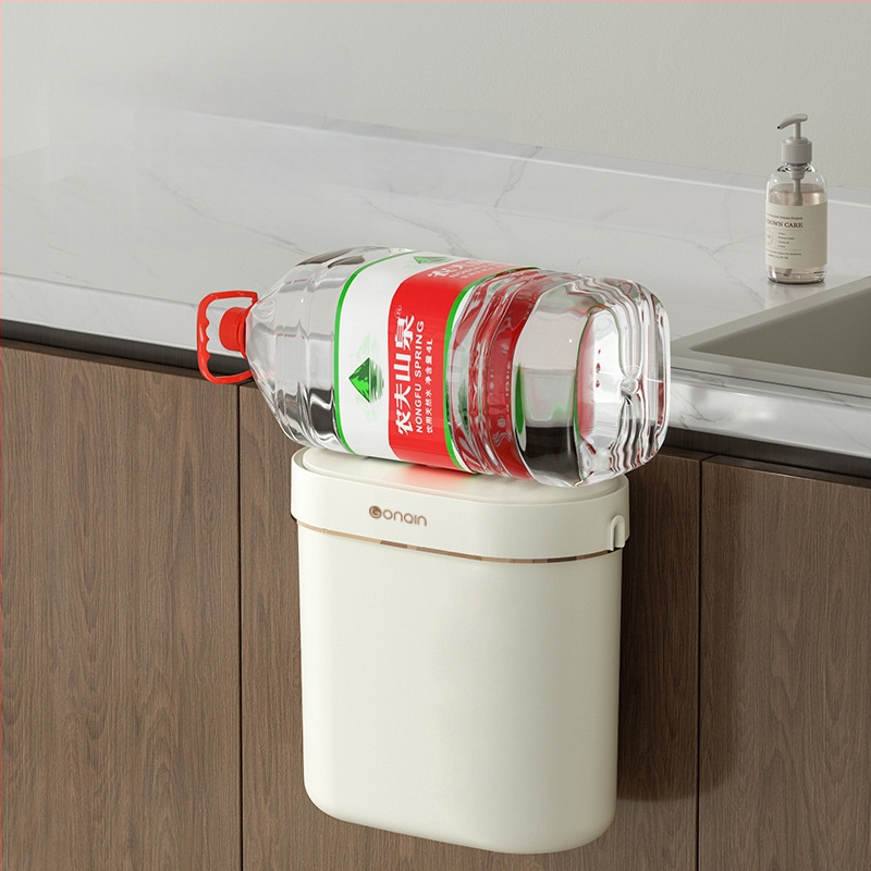 Prügikast seinale kinnitatav tualett kaanega vannitoa vahe köögi prügitoru majapidamise täiustatud meelega hoiustamise ämber