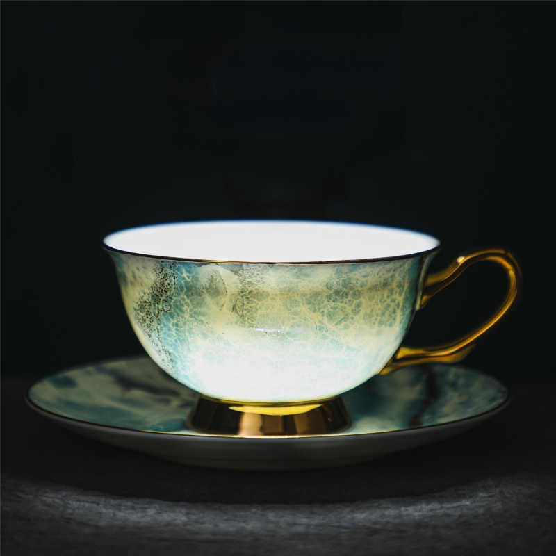 Luust Hiina kohvitass, kerge luksuslik peen keraamiline luksuslik majapidamistassi ja alustassikomplekt, disainiga Sense Niche Cup pärastlõunatee komplekt