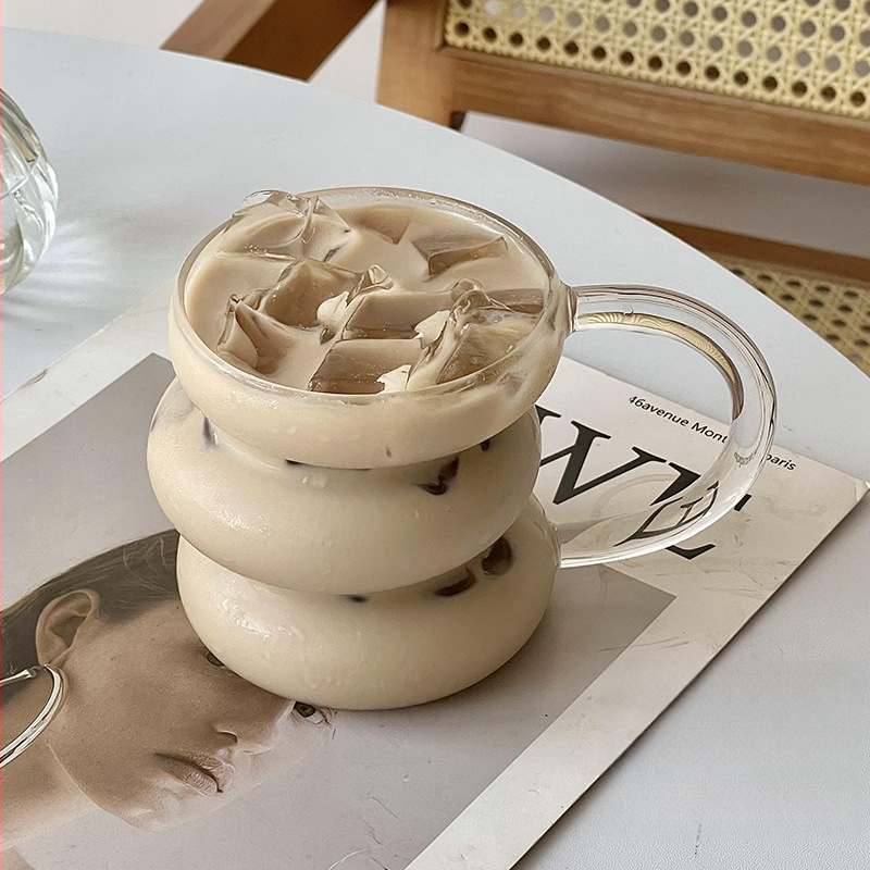 Korėjietiško stiliaus borosilikatinis netaisyklingas vikšro puodelis Kavos puodelis Karščiui atsparus stiklinis puodelis Gėrimo apskritimo puodelis Pieno puodelis