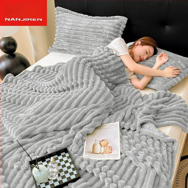 Antarktinio stiliaus vilnos pamušalu dengta koralų vilnos žieminė antklodė, biuro snaudulio antklodė, „Instagram“ stiliaus triušio vilnos antklodė, sofos antklodė, kosminė antklodė