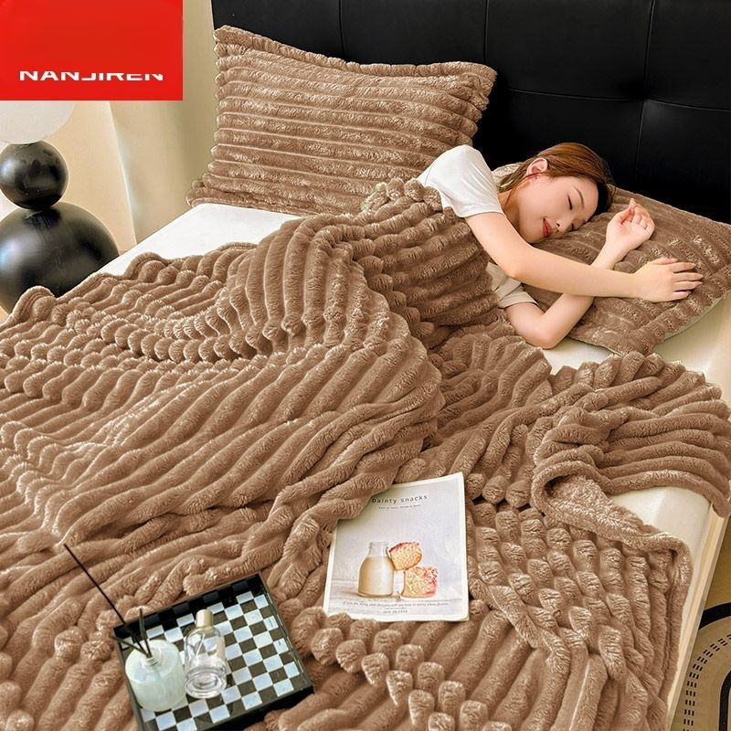 Antarktinio stiliaus vilnos pamušalu dengta koralų vilnos žieminė antklodė, biuro snaudulio antklodė, „Instagram“ stiliaus triušio vilnos antklodė, sofos antklodė, kosminė antklodė