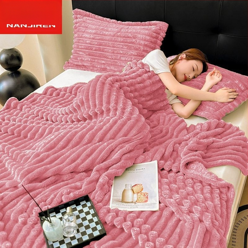 Antarktinio stiliaus vilnos pamušalu dengta koralų vilnos žieminė antklodė, biuro snaudulio antklodė, „Instagram“ stiliaus triušio vilnos antklodė, sofos antklodė, kosminė antklodė