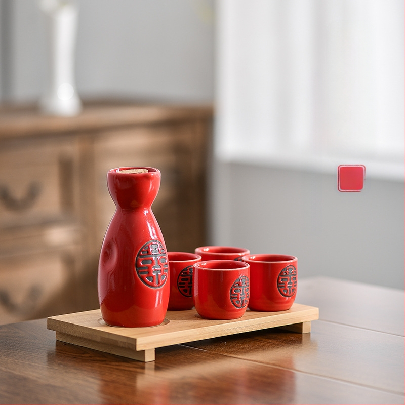 Izakaya vyno rinkinys, japoniško stiliaus antikvarinis keraminis vyno ąsotis, vyno taurė ir rankomis dažytas vyno rinkinys