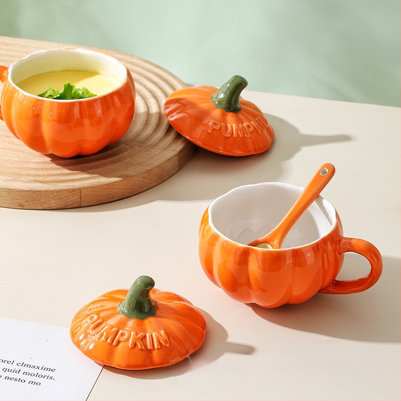 Radoša keramikas ķirbju krūze ar svētku brokastu auzu pārslu piena krūzi ar vāku un karoti, krusteniska Ziemassvētku krūze