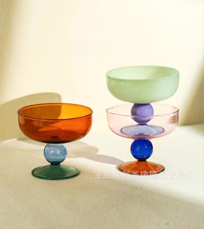 Hulgimüük majapidamises värvilisest klaasist magustoidukauss puuviljataldrik jäätisesalati kauss