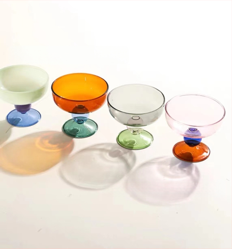 Hulgimüük majapidamises värvilisest klaasist magustoidukauss puuviljataldrik jäätisesalati kauss