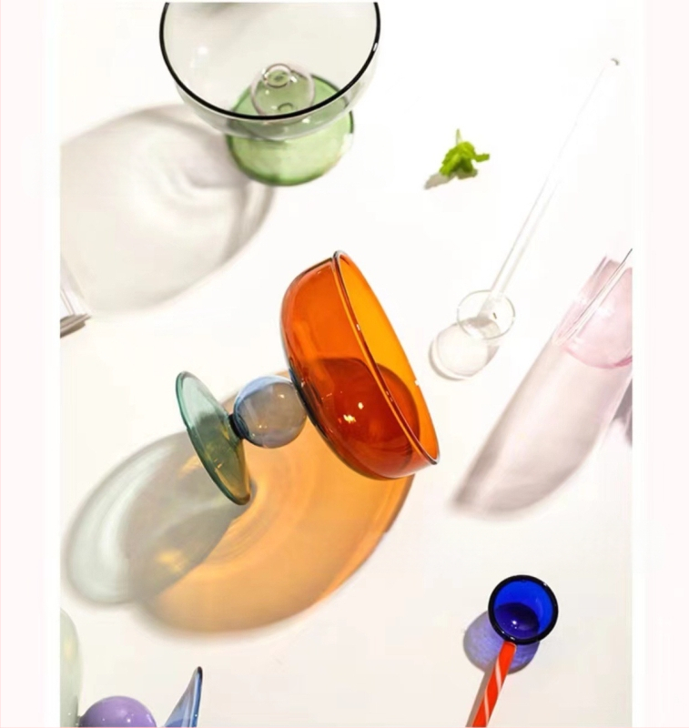 Hulgimüük majapidamises värvilisest klaasist magustoidukauss puuviljataldrik jäätisesalati kauss