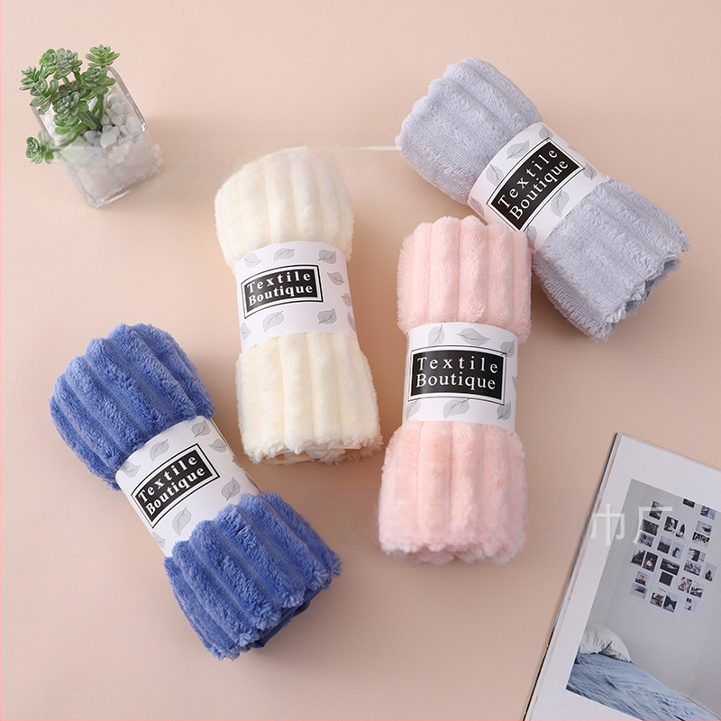 Uus kommibaari korallist sametist vannirätik, paksendatud iseseisev pakend, pehme imav, karvavaba täiskasvanute kodune suplemine