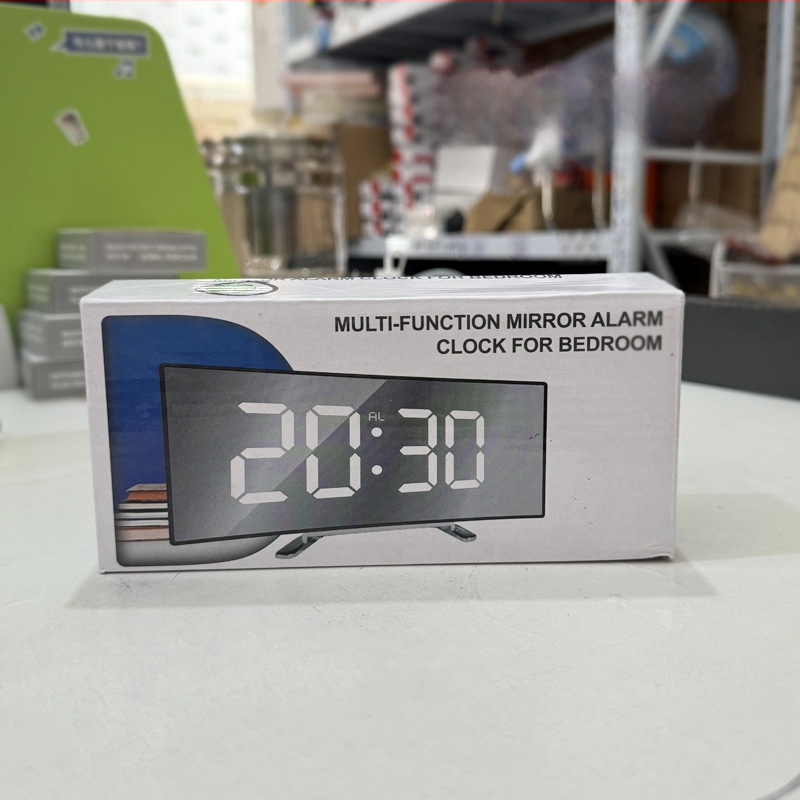 Ceas cu oglindă cu ecran curbat, afișaj luminos cu LED, luminozitate reglabilă, ceas deșteptător electronic cu ecran mare pentru desktop creativ transfrontalier