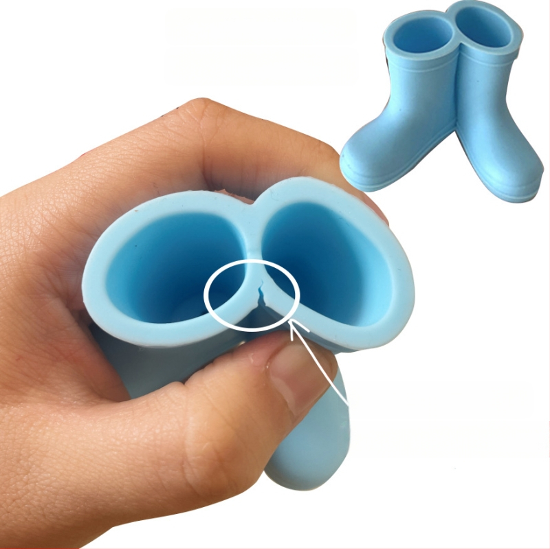 Kūrybingi vonios kambario guminiai batai, dantų šepetėlių laikiklis, darbalaukis, pora, vonios kambarys be perforatorių, internetas, įžymybių šeima, paprastas animacinis filmas, mielas