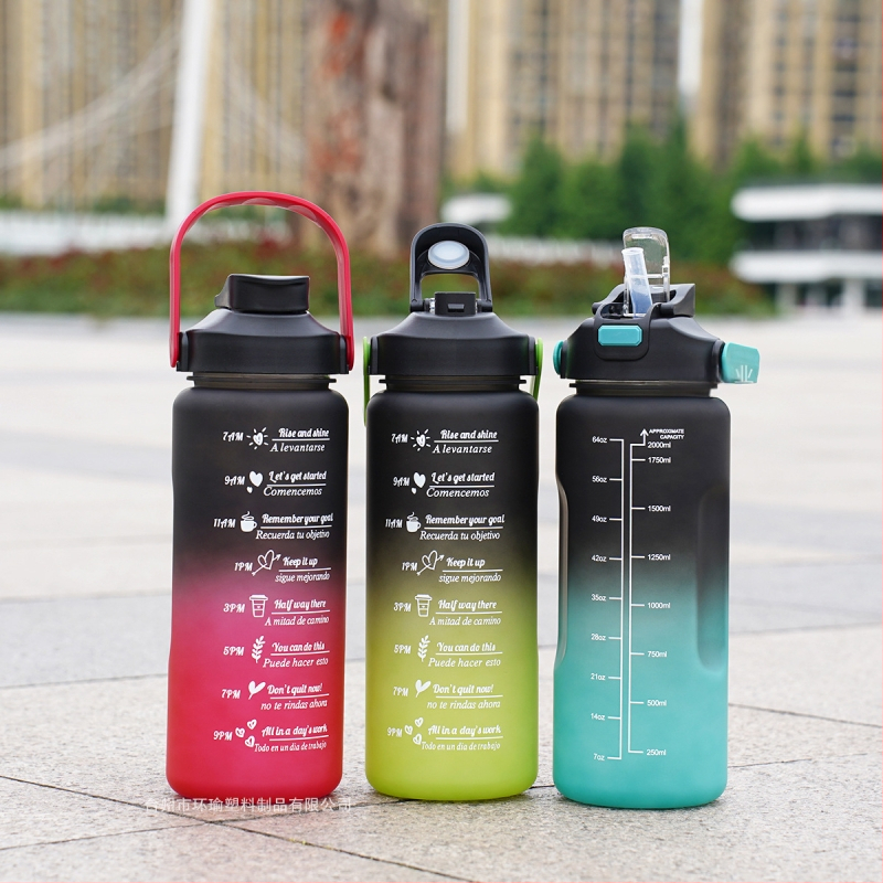 Trys puodelių rinkiniai, didelės talpos vandens puodelis su šiaudeliu, gradiento matinio sportinio plastiko vandens butelis, vandens buteliai