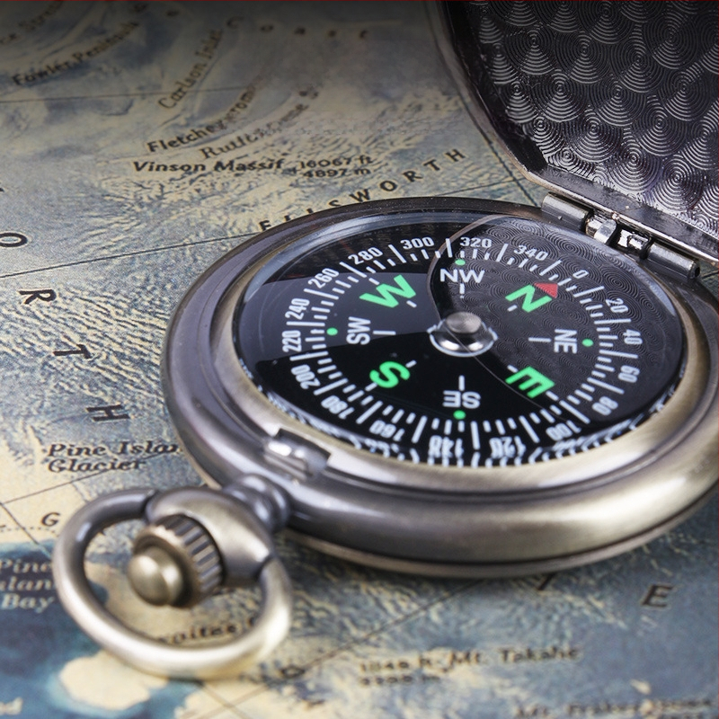 Õues kompassiga taskukell, ülitäpne multifunktsionaalne õpilase täpne veekindel sportauto põhjakompassi instrument