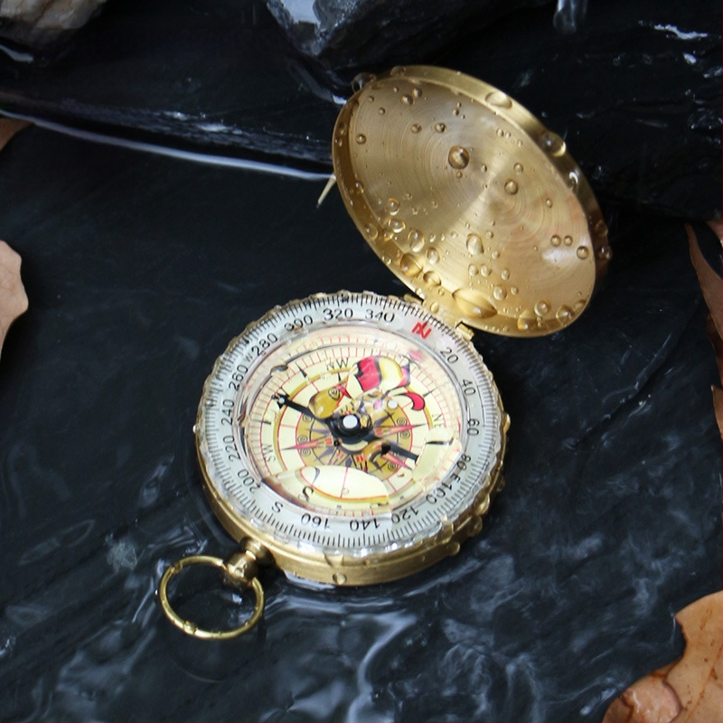 Õues kompassiga taskukell, ülitäpne multifunktsionaalne õpilase täpne veekindel sportauto põhjakompassi instrument