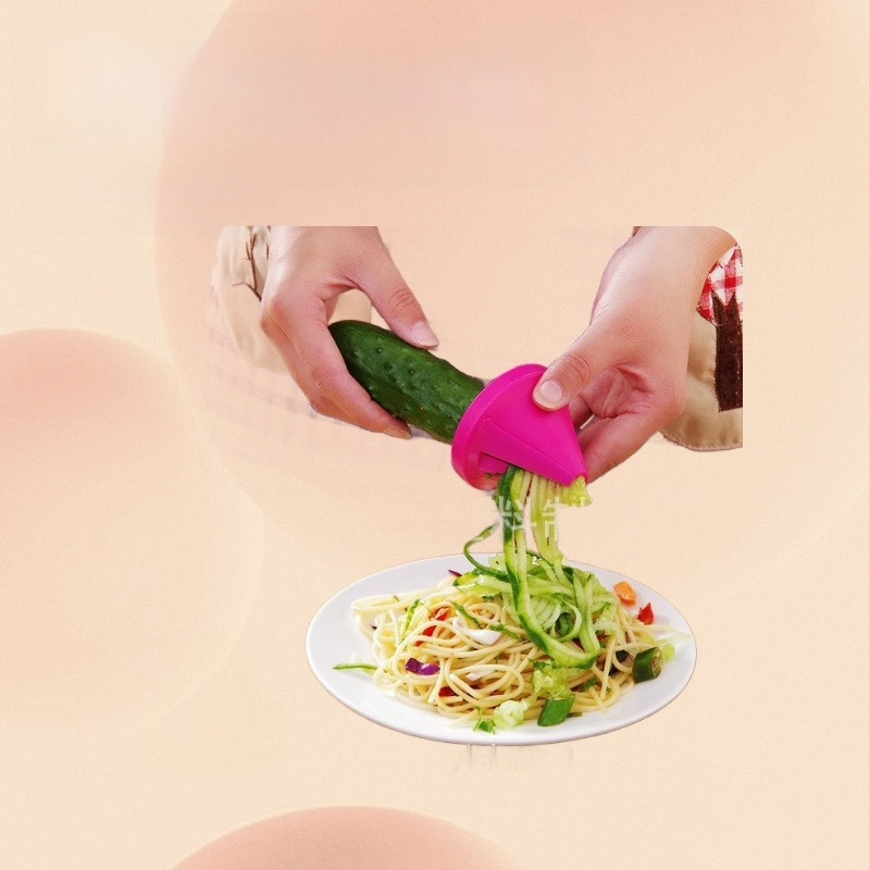 Virtuvės daugiafunkcis smulkintuvas, kūrybinis spiralinis smulkintuvas, rotacinis smulkintuvas, pjaustantis daržovių tarkas, spausdinamas logotipas