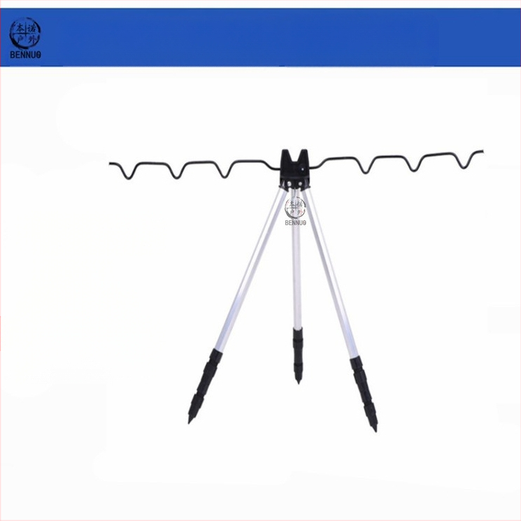 Žvejybos meškerės laikiklis iš aliuminio lydinio, į žemę įstatomas trikampis laikiklis, teleskopinis, tolimojo nuotolio metimo meškerės laikiklis, trikojis, skirtas lauko žvejybai