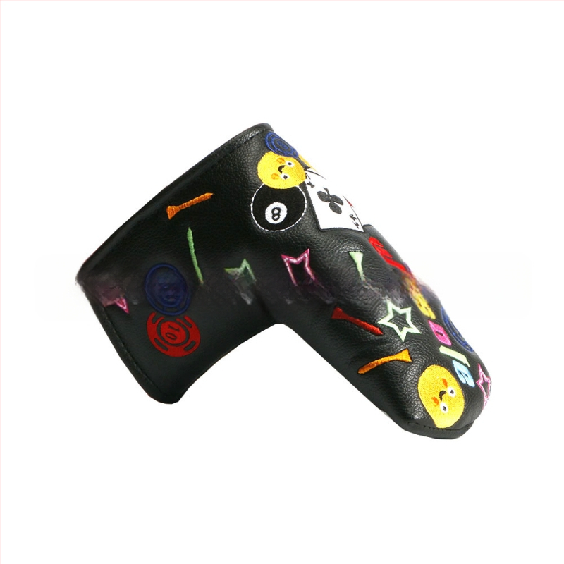 A Source Factory a határokon átnyúló játékkártyák szállítására specializálódott, gyönyörű hímzéssel ellátott golf fejfedővel és golf putter sapkafedéllel.