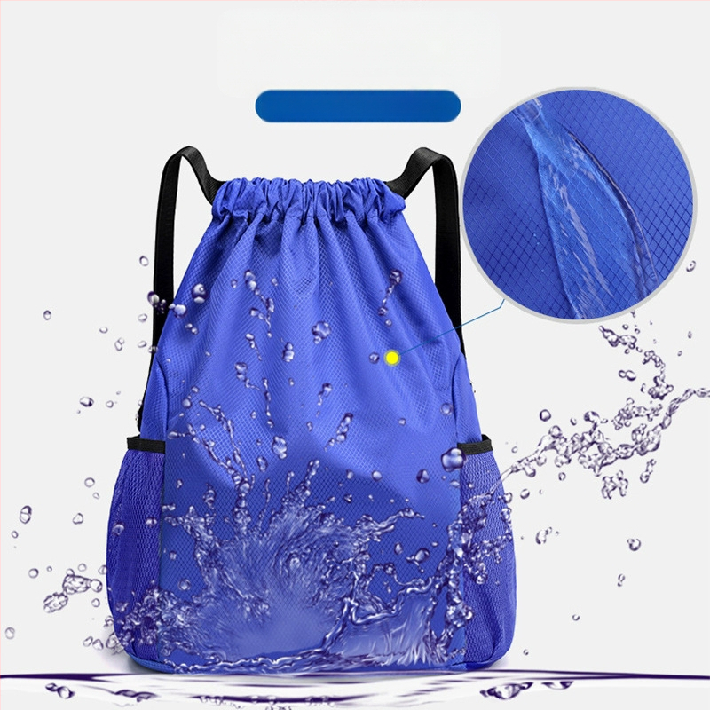 Csomag zsebes hátizsák egyszerű utazóhátizsák nagy kapacitású húzózsinóros fitnesz futball kosárlabda táska egyedi logóval