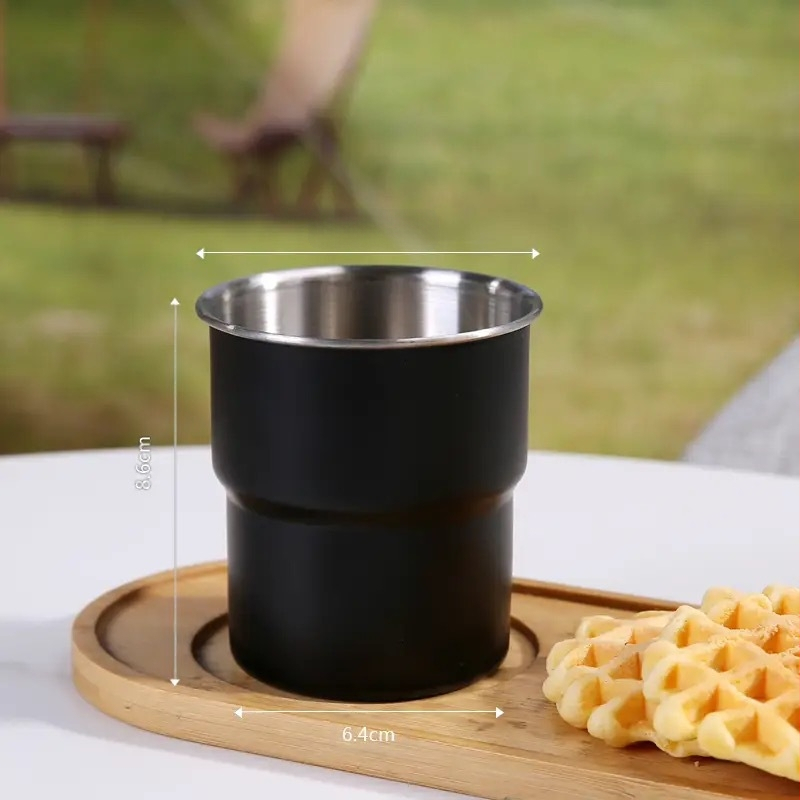 304 rozsdamentes acél kávéscsésze kültéri kempingcsésze felirattal, színes fogantyúval, lépcsős söröspohár