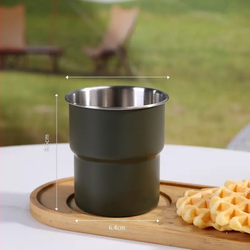 304 rozsdamentes acél kávéscsésze kültéri kempingcsésze felirattal, színes fogantyúval, lépcsős söröspohár