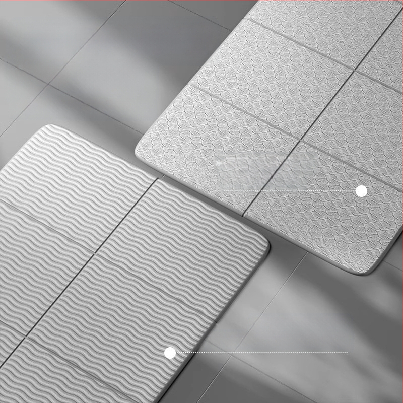 Határokon átnyúló gyártók nagykereskedelmi TPE összecsukható jóga vastagított csúszásmentes szőnyeg ebédszüneti szőnyeg kültéri jógaszőnyeg diák ebédszüneti szőnyeg