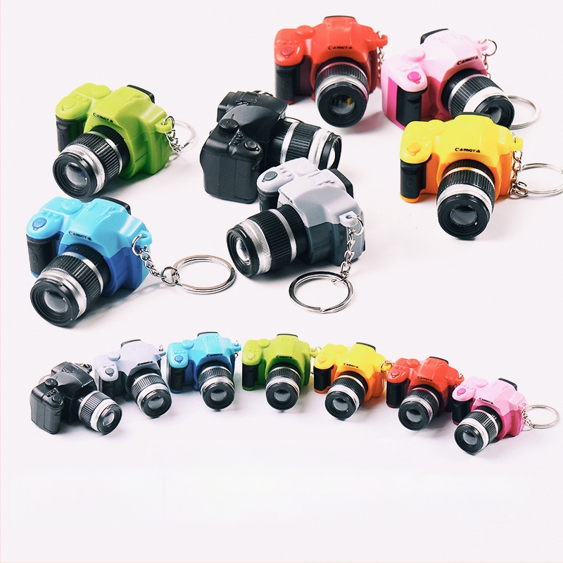 Kreatív LED fényű, világító hangszimulációs tükörreflexes fényképezőgép kulcstartó aranyos kulcstartó táska medál medál