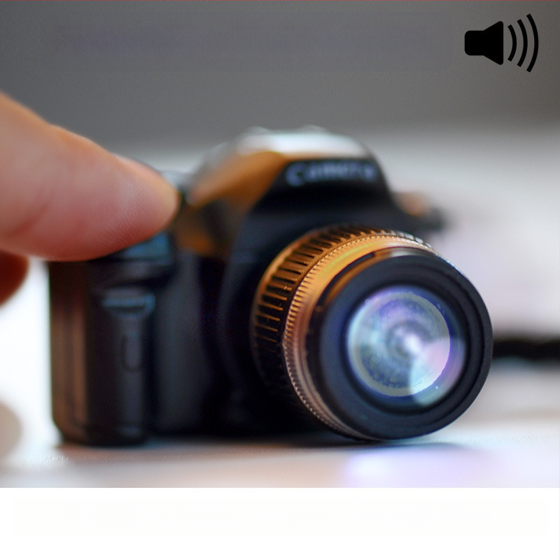 Kreatív LED fényű, világító hangszimulációs tükörreflexes fényképezőgép kulcstartó aranyos kulcstartó táska medál medál