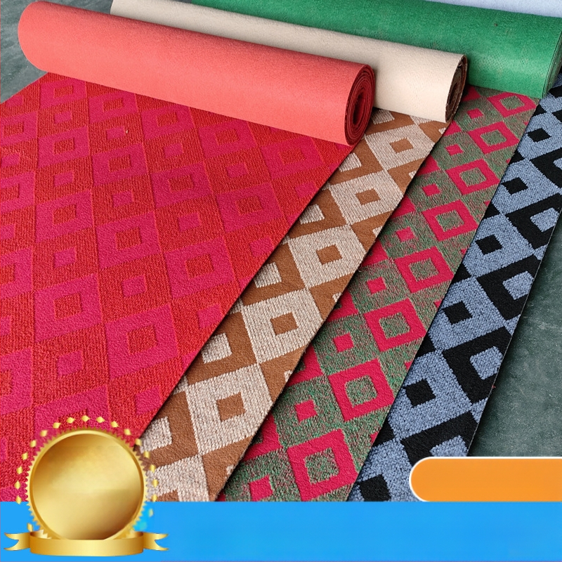 Žakaarvaipa saab lõigata, kontorivaipa ei ole kerge deformeerida, hotelli trepid libisemiskindlad kaubanduskeskuse paksendatud täisvaip