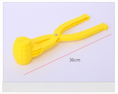 Sniego gniūžčių segtukas, žaidžiantis smėlyje ir vandenyje, vaikų žiemos lauko žaislai, kūdikis žaidžia sniege, segtukas, interaktyvus sniego gniūžčių kovos įrankis