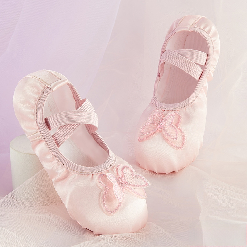 Нови детски балетни обувки за момичета, мека подметка, сатенени обувки за танци с бродирана пеперуда и бродерия