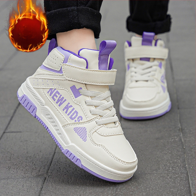 Piiriülesed laste vabaajajalatsid tüdrukutele, isikupärastatud tänavakingad, kahest puuvillast soojad lastejalatsid suurtele lastele ja poistele, õuetossud