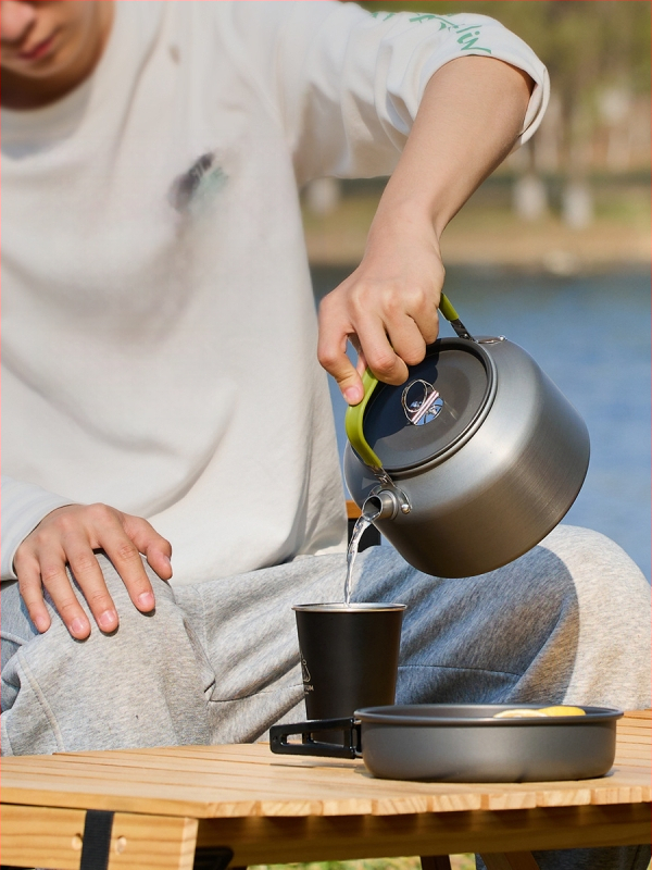 Kültéri alumíniumötvözetből készült teáskanna, nagy kapacitású, hordozható kempingkávéfőző, ultra könnyű utazóvízforraló, 1,8 literes
