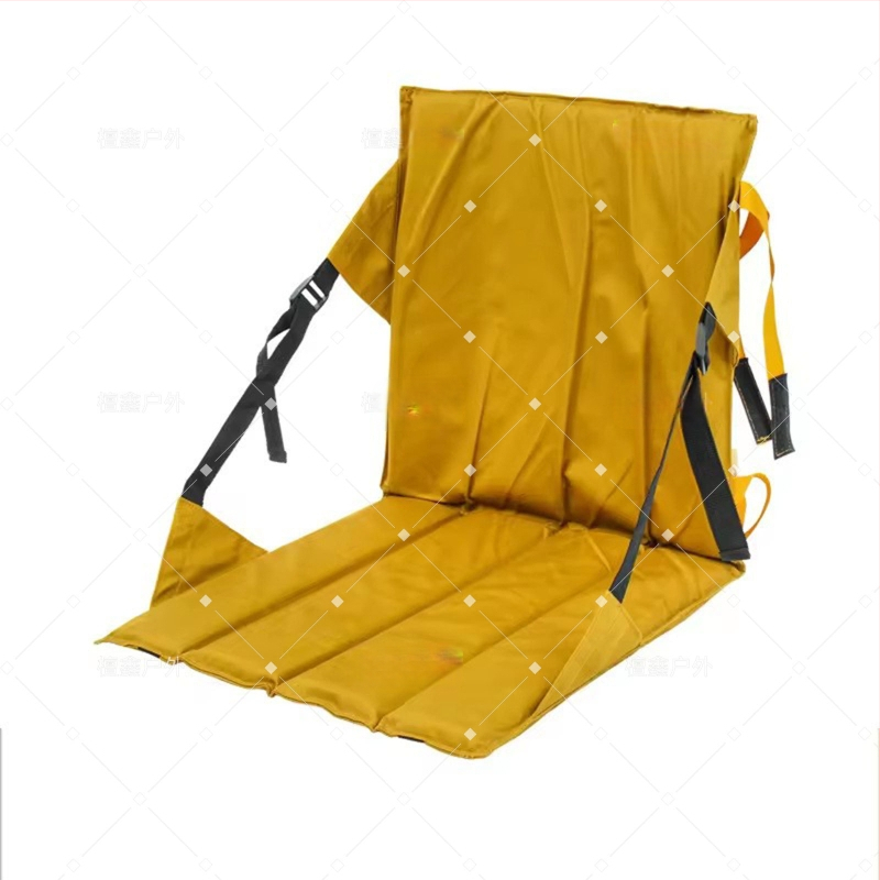 Tehase otsetarnimine Amazoni välistingimustes kasutatavast staadionist kokkupandav padi, mida on lihtne kaasas kanda ja millel on taskuga hoiustamispadi.