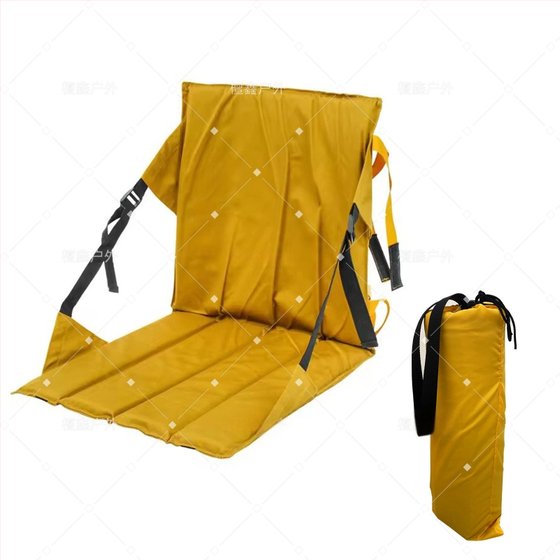 Tehase otsetarnimine Amazoni välistingimustes kasutatavast staadionist kokkupandav padi, mida on lihtne kaasas kanda ja millel on taskuga hoiustamispadi.