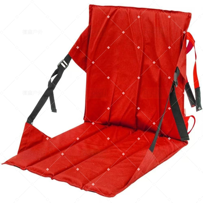 Tehase otsetarnimine Amazoni välistingimustes kasutatavast staadionist kokkupandav padi, mida on lihtne kaasas kanda ja millel on taskuga hoiustamispadi.