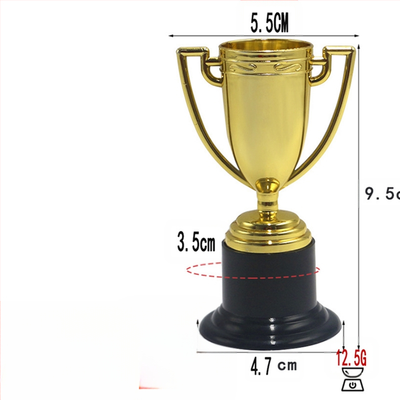 Mažas auksinis puodelis, auksinis žmogelis, nėra sidabrinis puodelis, auksinis plastikinis trofėjus, darželio apdovanojimo reikmenys, vaikų švietimo rekvizitai, klasės draugai