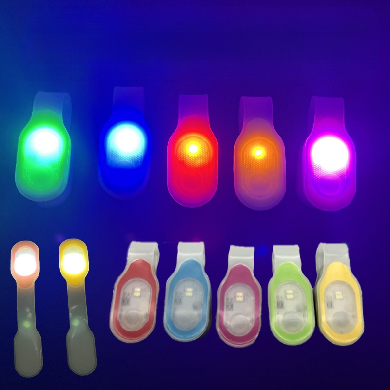 Szilikon vállpántos gallérruha-csipesz LED-es figyelmeztető lámpa kültéri hegymászás utazó hátizsák lámpa éjszakai futás lovaglás mágneses csipesz Light Factory