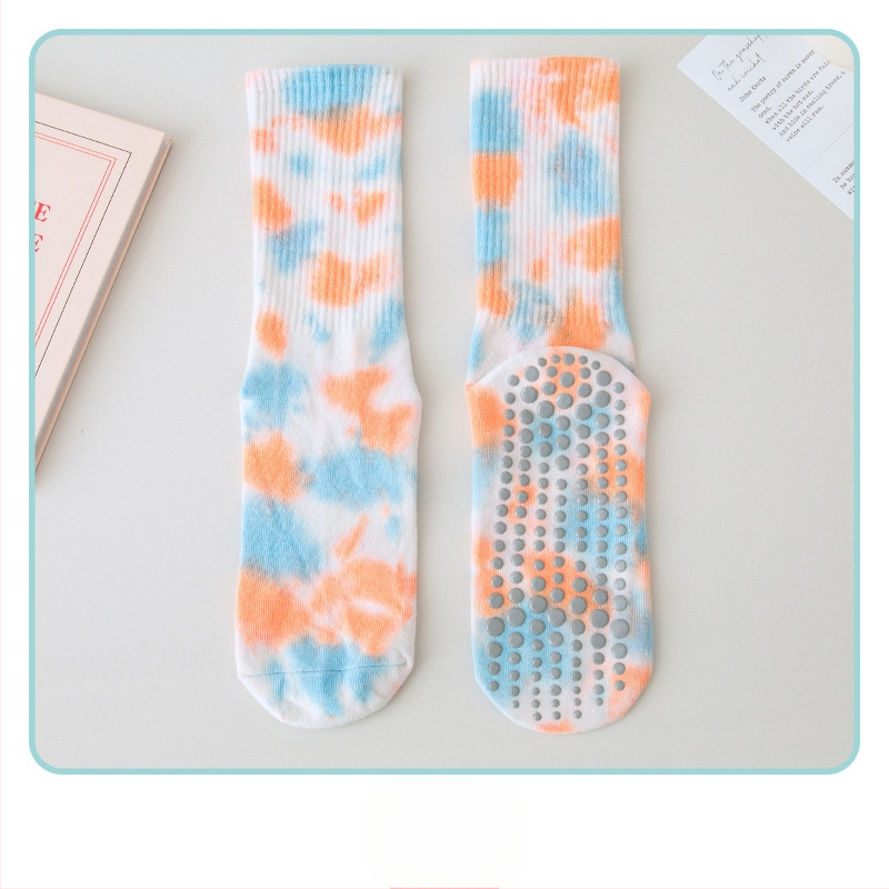 Silikoonist libisemiskindlad jooga sokid naistele, batikavärviga keskmise pikkusega sokid, kammitud puuvillast fitness-naiste sokid, pilatese spordi kõrged sokid