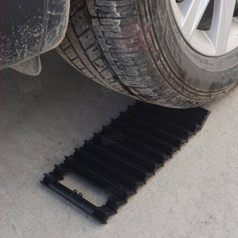 Дъска за облекчаване на сняг за кола, дъска за облекчаване на сняг, подложка за самоспасяване, противоплъзгаща се подложка за почистване на сняг за кола, подложка за гуми и колела