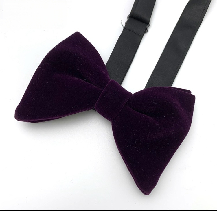 Lehma sarvest kikilips kuldne sametkangast kikilips tekstuuridega elegantne mood pulm peigmees lehma sarvest laia kujuga lips