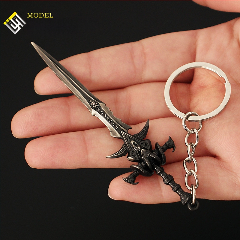 Lich King periferinis mini ginklo pakabukas, šerkšno liūdesio, avies galvos, kardo, lydinio rankinis žaislinis raktų pakabukas, 9 cm