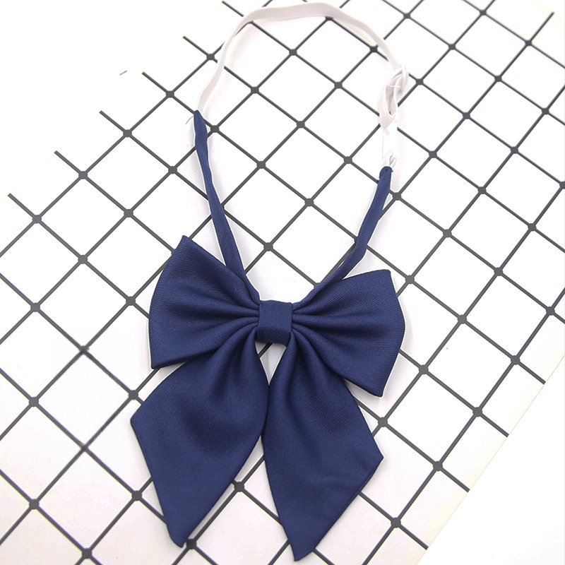 Na zalihi, japanski Jk školski stil, jednobojna mašna, crni šiljasti pernati cvijet za ovratnik, dijagonalni smeđi cvijet za djecu