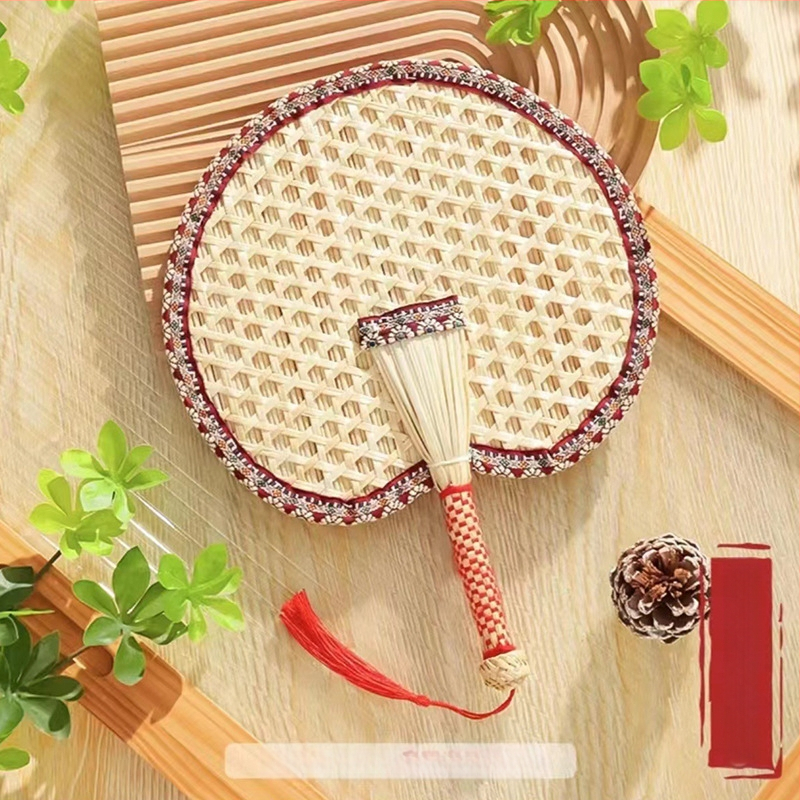 raktáron nagykereskedelmi nyári otthon kézzel készített búzaszalma ventilátor szúnyogriasztó hűvös mintás szegélyezés búzaszalma ventilátor kézi ventilátor