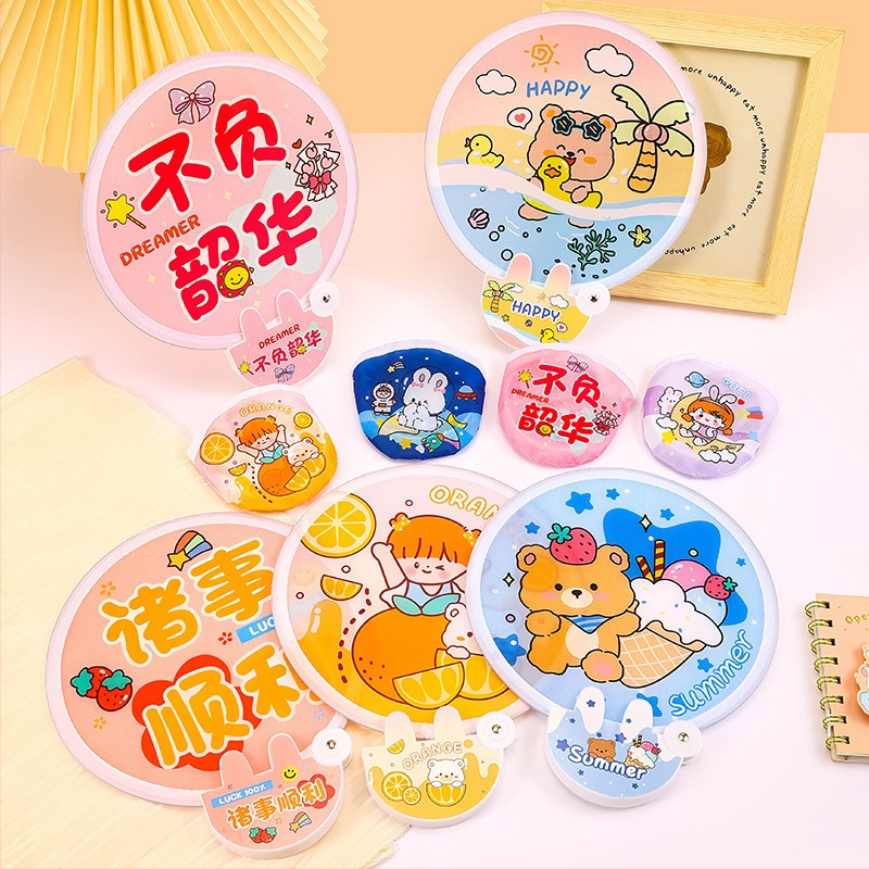 Eredeti rajzfilm összecsukható ventilátor, aranyos mini szövetből készült hordozható ventilátor, ünnepi ajándék fogantyúval, kerek ventilátor