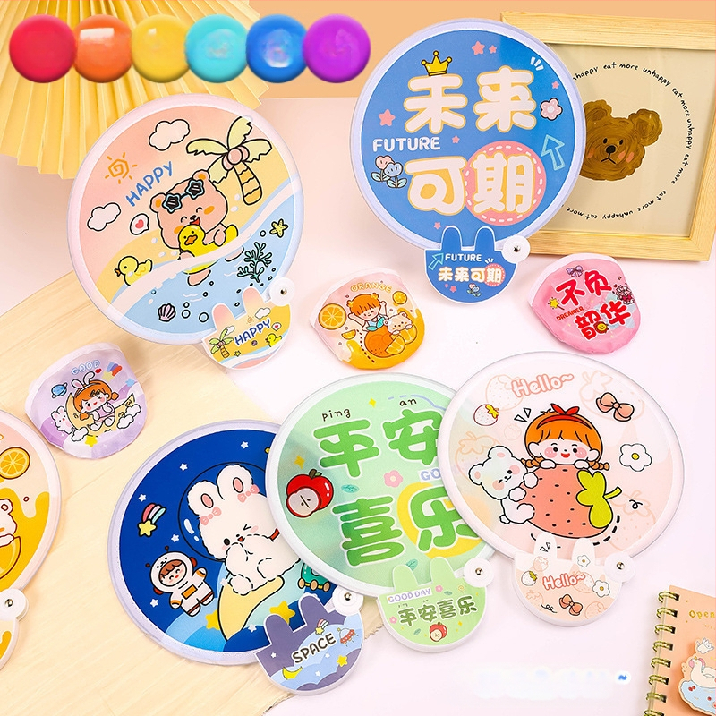 Eredeti rajzfilm összecsukható ventilátor, aranyos mini szövetből készült hordozható ventilátor, ünnepi ajándék fogantyúval, kerek ventilátor