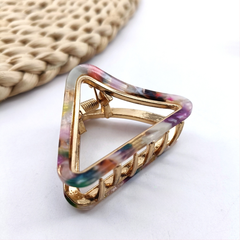 Hualino tarpvalstybinis trikampio formos lydinio laikiklis, disko formos plaukų segtukas, vidutinio dydžio tuščiaviduris dryžuotas plaukų segtukas, temperamentingas acto rūgšties laikiklis