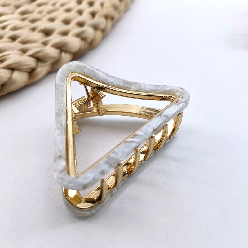 Hualino tarpvalstybinis trikampio formos lydinio laikiklis, disko formos plaukų segtukas, vidutinio dydžio tuščiaviduris dryžuotas plaukų segtukas, temperamentingas acto rūgšties laikiklis