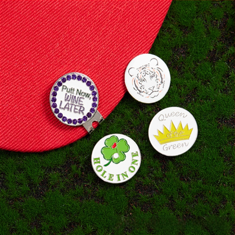 Tarpvalstybinis keturlapio dobilo karūnos formos golfo kepuraitės segtukas metalinis magnetinis kamuoliuko padėties žymeklis golfo segtuko žymeklis