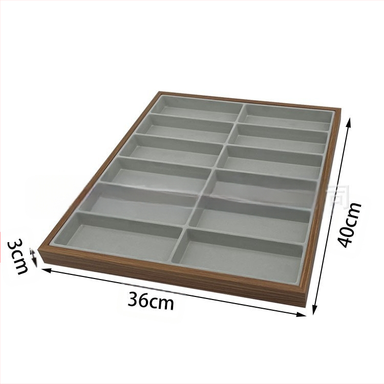 Didmeninė riešutmedžio 12 akinių nuo saulės vitrinų parduotuvėlėse ir prekystaliuose