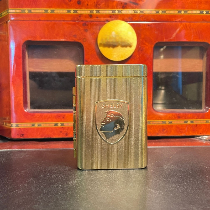 MG uus Harlandi sigaretiümbris Bloody Cigarette Gangster jämeda 16 metallist küljega kolme avatud tehase väljamüügiga